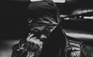 Labels Left and Right Want Lucky Dinero