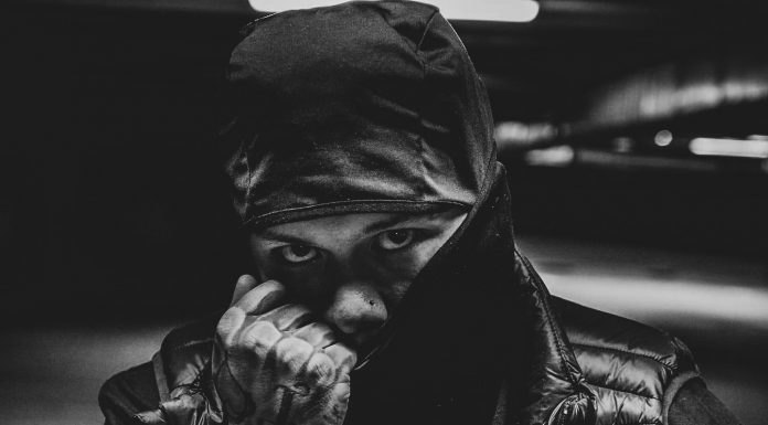 Labels Left and Right Want Lucky Dinero