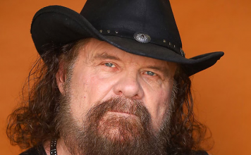 Tom Proctor Band New Classic Hit “In My Loving Arms” Instantly Goes Viral In One Month of Its Release