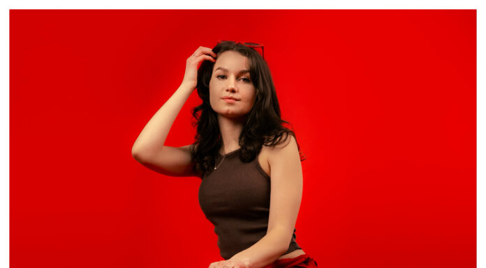 The Era of Amanda Plumb is Coming Soon With Her New Single “Seaside“